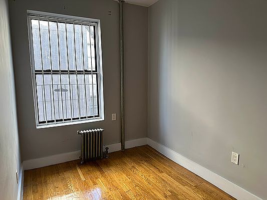 5th image of 1569 Lexington Ave APT 23