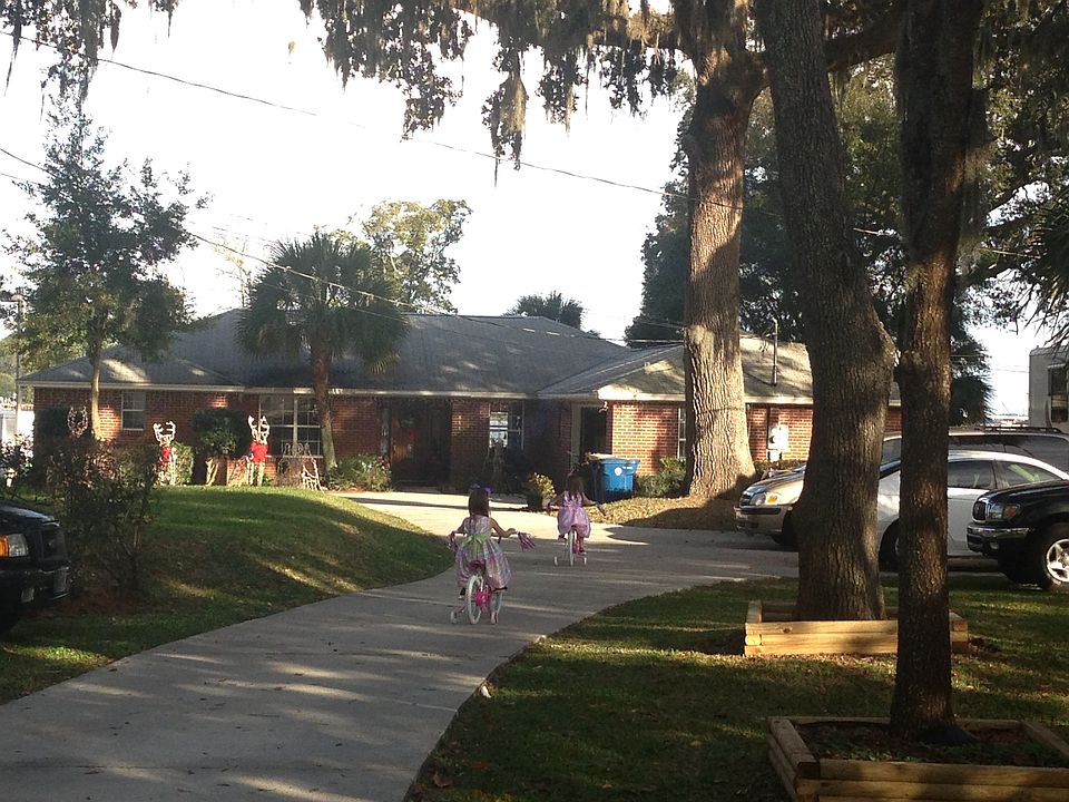 1st image of 640 Gina Dr