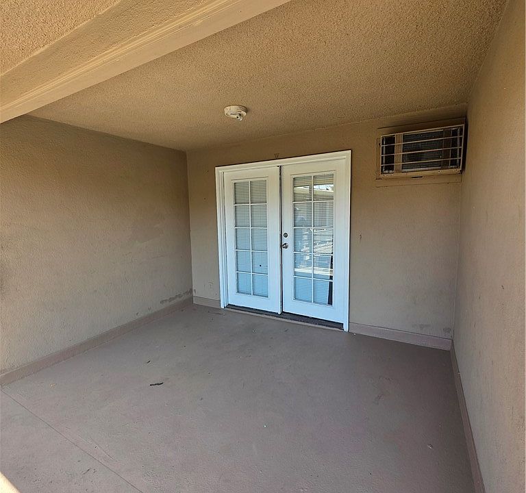 1st image of 7490 Magnolia Ave APT U