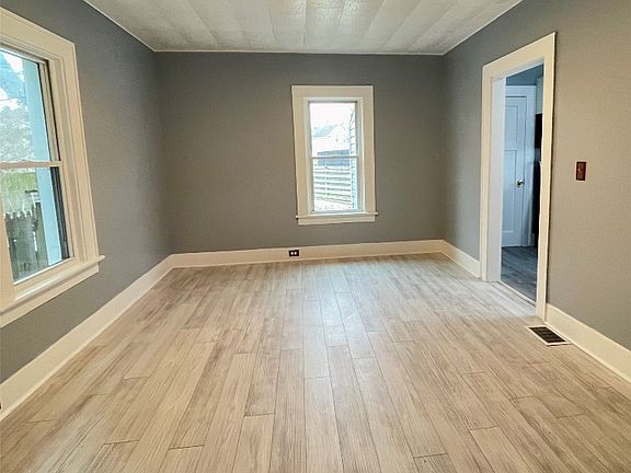3rd image of 2405 McKinley Ave