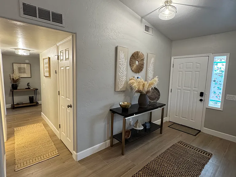 3732 N Taylor Dr — Photo 45