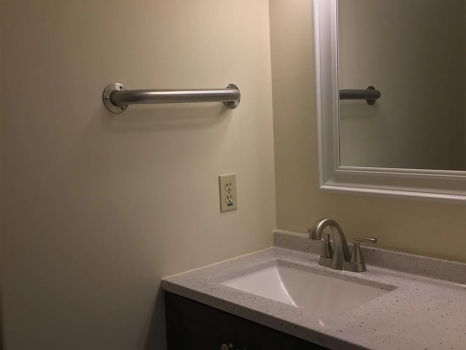 37 Hyde Street - 2 — Photo 2