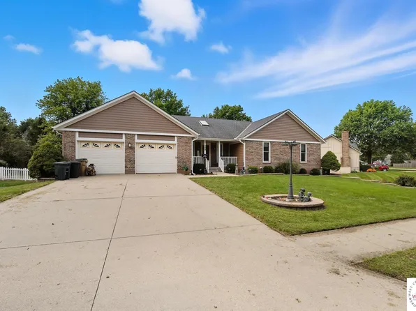 602 Sandpiper St, Raymore, MO 64083