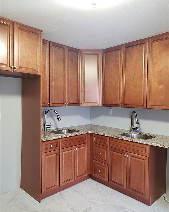 1st image of 47 Phyllis Dr