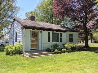 620 E 2nd St, Gilman, IL 60938
