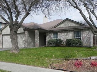 2700 Hidden Grove Ln, Schertz, TX 78154