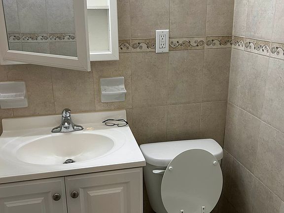 4th image of 337 E 86th St APT 2C