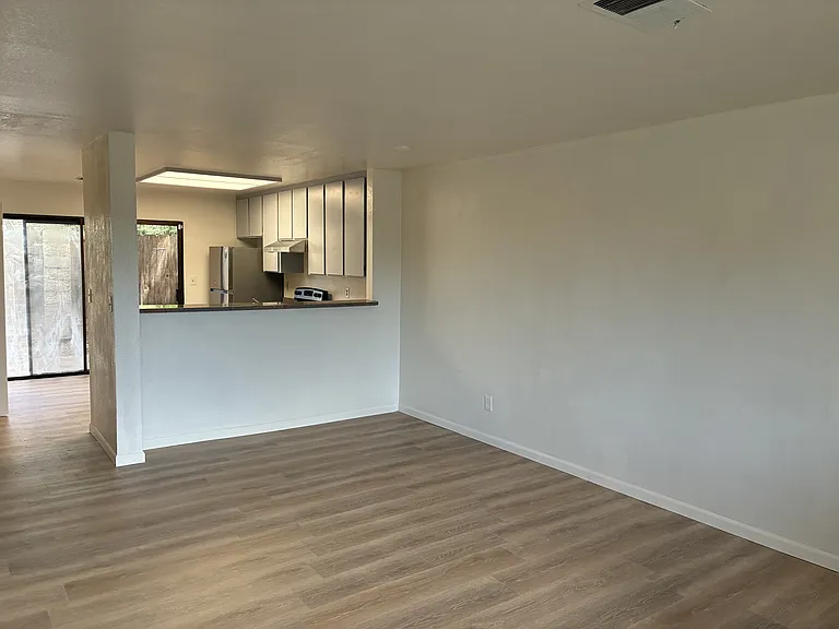 1808 Colorado Ave — Photo 4