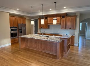 6005 Shoreview Pointe, Victoria, MN 55318