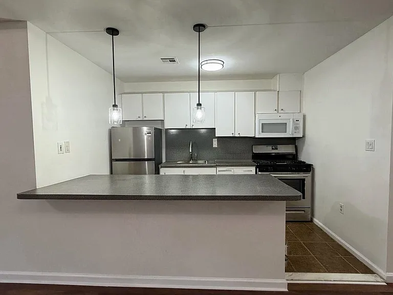 225 Halladay St #2 — Photo 3
