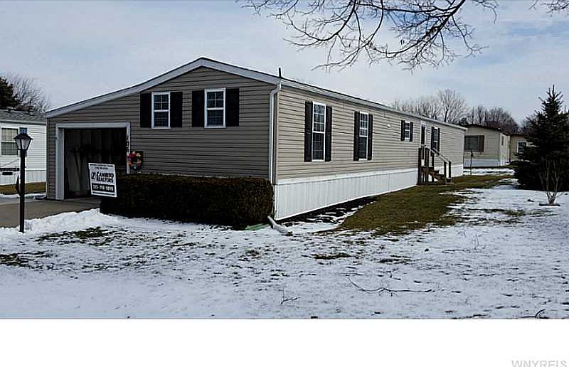 1st image of 106 Lakewood Vlg