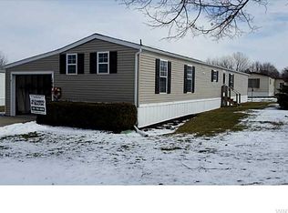 106 Lakewood Vlg, Medina, NY