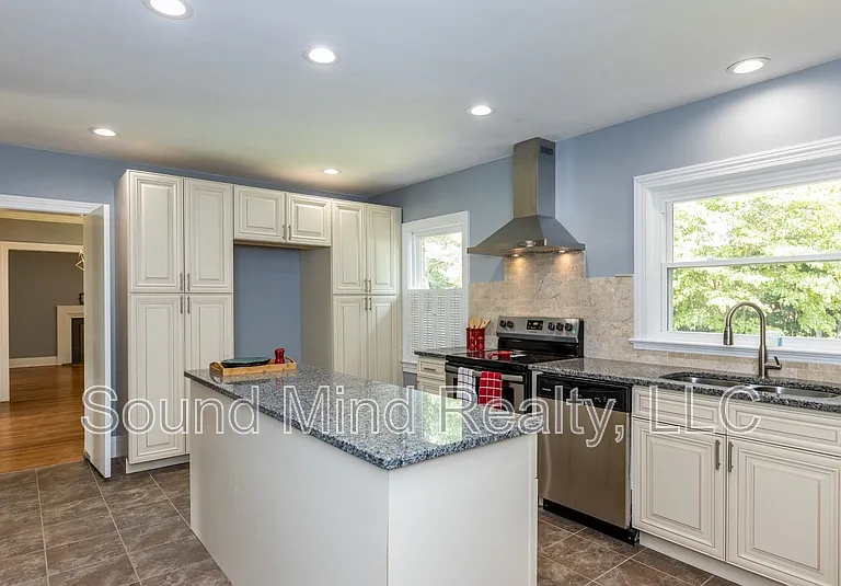 3504 Hawthorne Rd — Photo 10