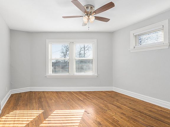 4th image of 4929 Oleatha Ave #2W