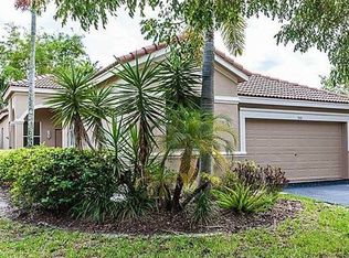942 Bluewood Ter, Weston, FL 33327