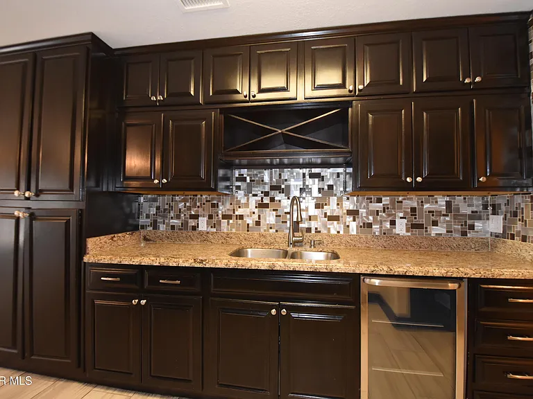 10800 Saigon Dr — Photo 7