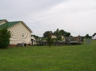 537 White Rd, Portland, TN 37148