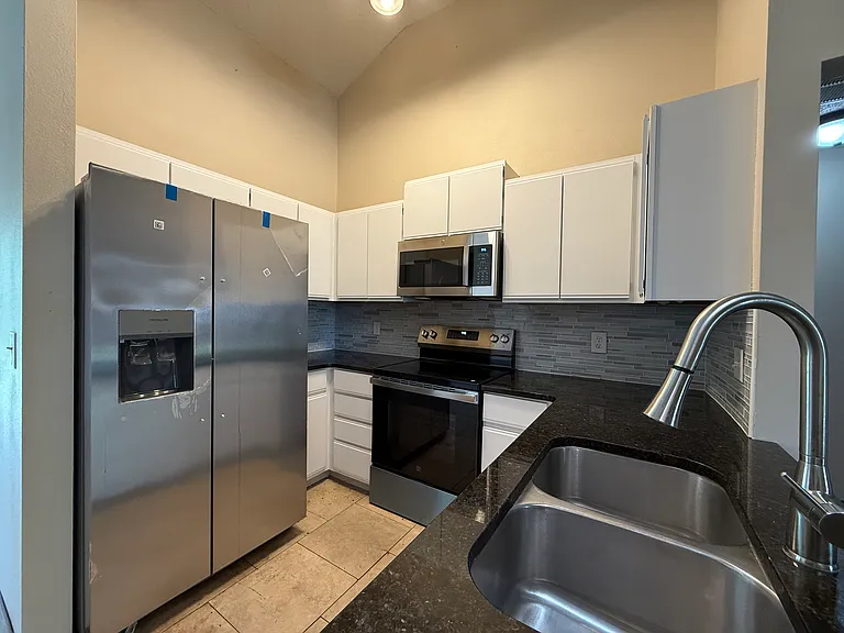 222 E Edgewood St — Photo 8