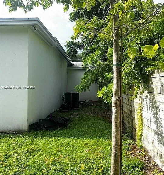15 NW 52nd St — Photo 28