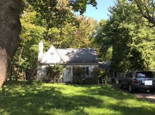 98 Southland Dr, Rochester, NY 14623