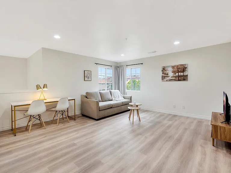 503 N Alhambra Ave — Photo 35