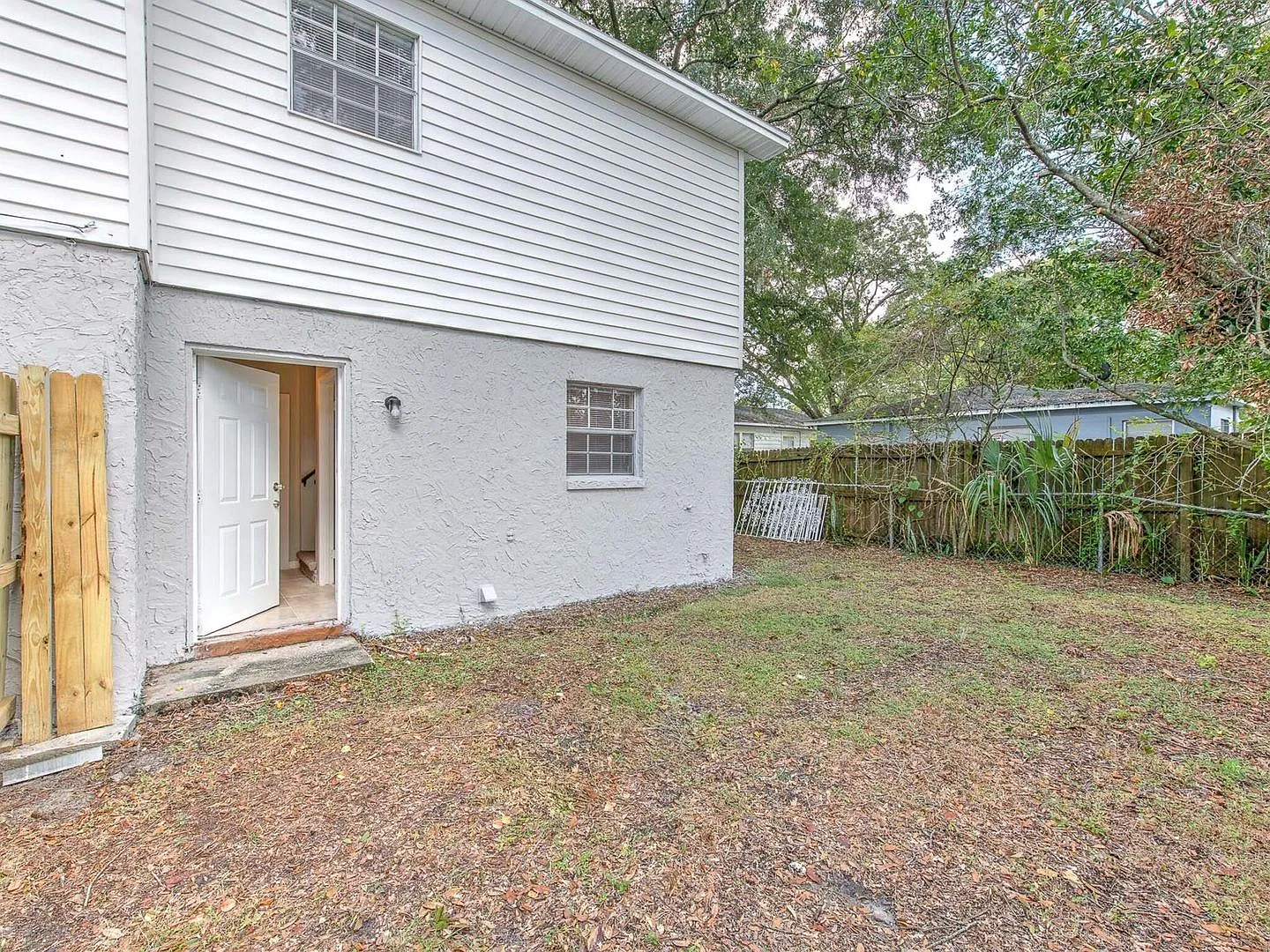 Very nice large 5 bedroom/3 bathroom home in booming Ybor city area — Photo 3