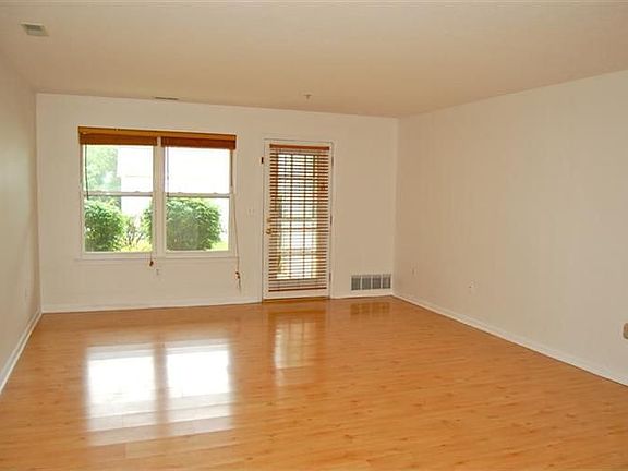 2nd image of 1397 Millbrook Trl
