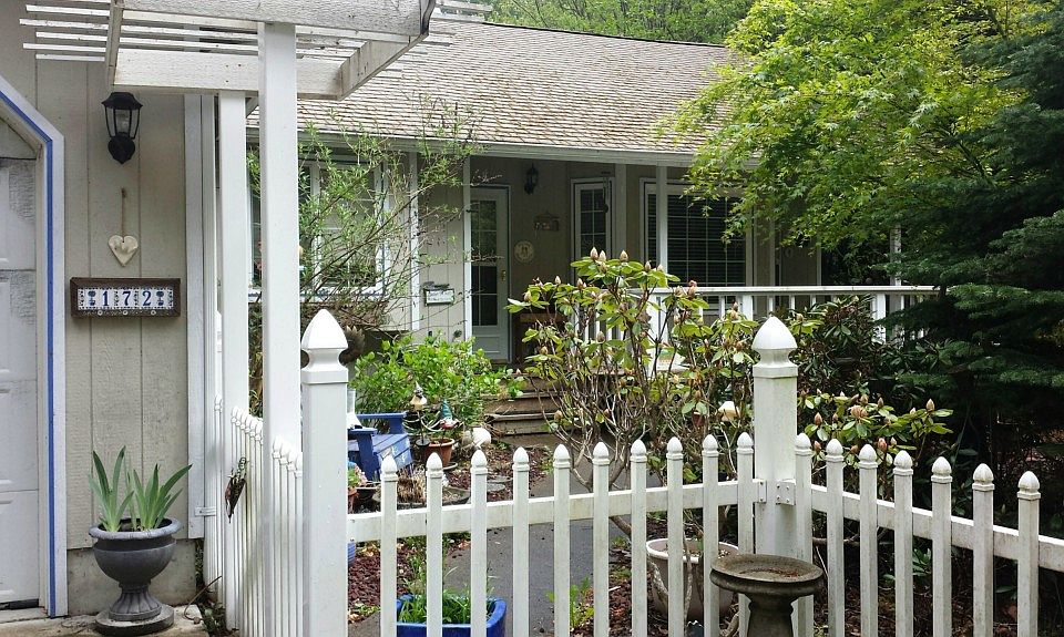 1st image of 172 Cowlitz View Dr