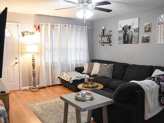 2nd image of 1508 Cloverdale Rd