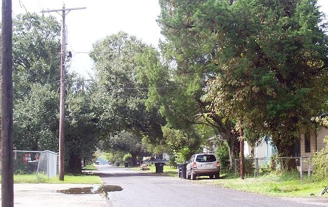 2nd image of 706 N 37th St
