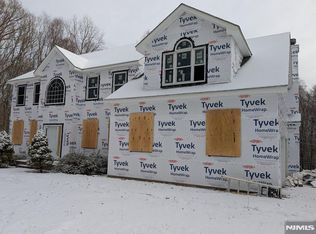 1 Oakcrest Dr, Hackettstown, NJ 07840