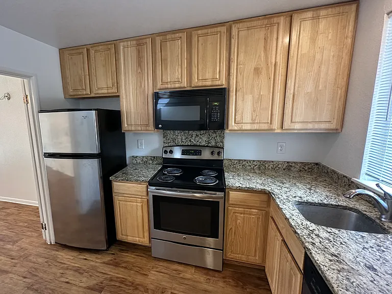 4526 Laguna Pl — Photo 1