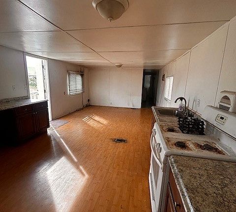 4th image of 4734 Luna Rd #B & A