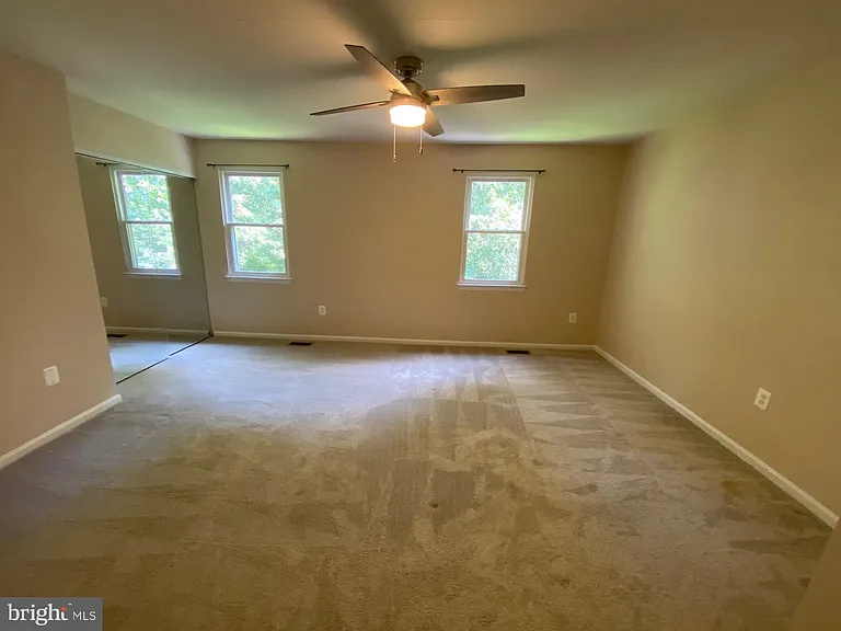 1210 Thomas Jefferson Pl — Photo 9