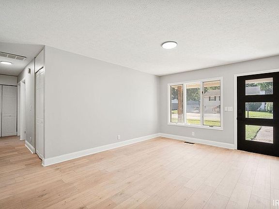 5th image of 1716 Oakhill Rd