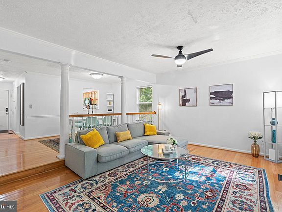 3rd image of 312 Sterling Ct