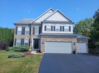 741 Regal Ln, Algonquin, IL