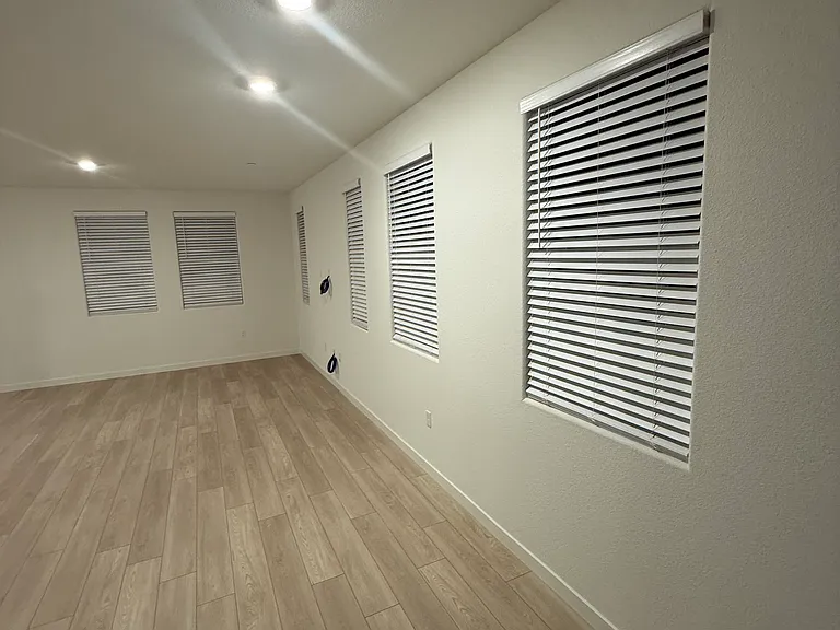 527 Twilight Pl — Photo 4