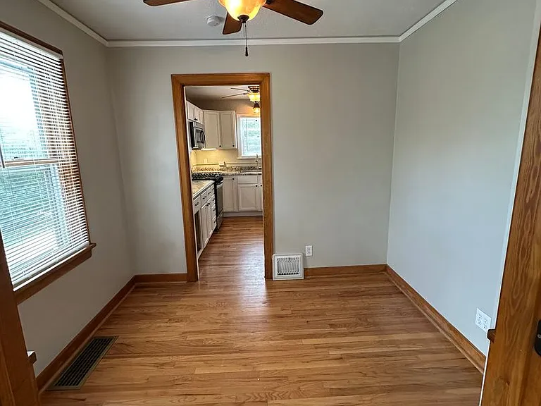 1714 Logan Ave — Photo 5
