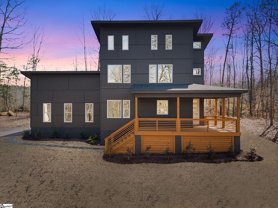 1st image of 649 Canterbury Rd