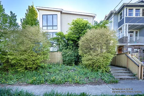 215 24th Ave E #D Photo 1