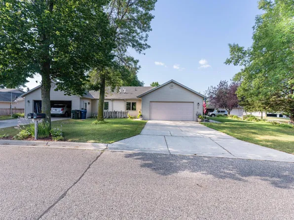 723 W Cedar Ave, Fergus Falls, MN 56537
