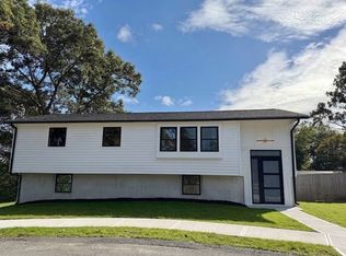 6 Wharton Ct, Hyde Park, MA 02136