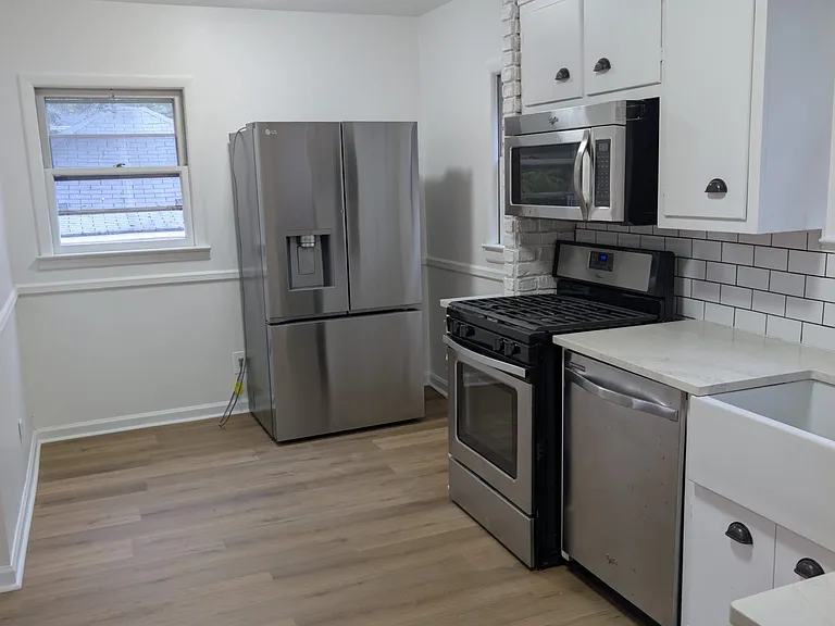 2279 Elizabeth Ave — Photo 1