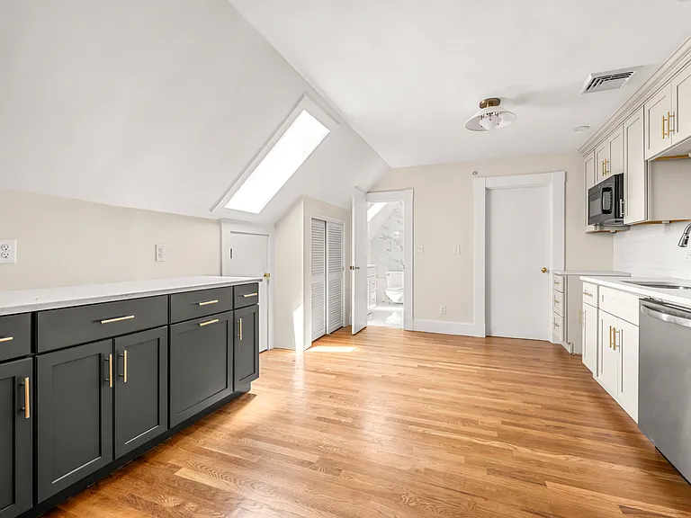 18 Loring Ave #3 — Photo 6