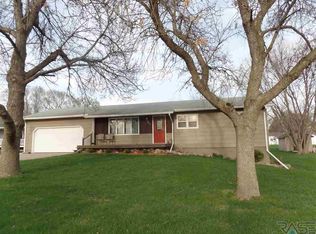 206 N Kingsbury Ave, Hartford, SD 57033