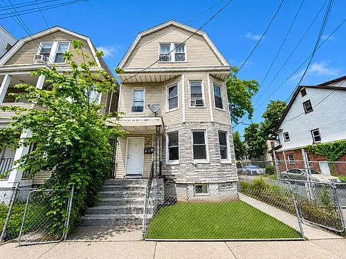 469 Avon Ave Photo 1