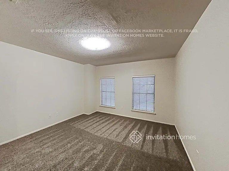 9818 Golden Prairie Ln — Photo 15