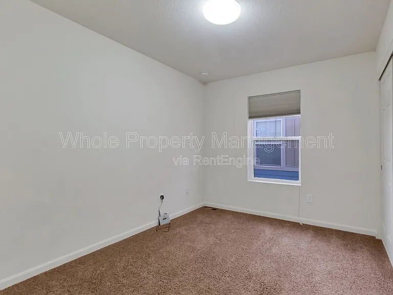 1577 Chase St — Photo 20