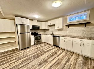 8504 152a Ave NW, Edmonton, AB T5E 3B2